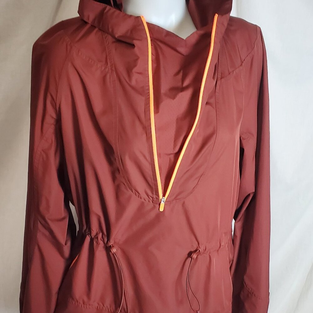 LULULEMON Quarter Zip Hooded Windbreaker. Maroon/ Burgundy   size 10